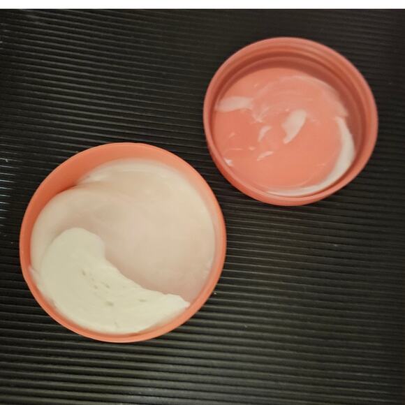 Soap & Glory The Righteous Body Butter ~ Very Dry Skin Formula ~ 1.689 fl.oz. - Picture 3 of 3